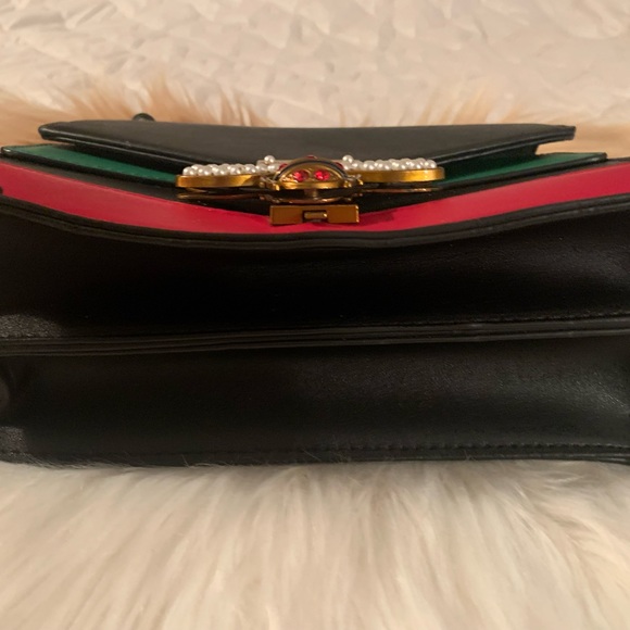 BLACK, RED AND GREEN BAG. - Picture 4 of 8